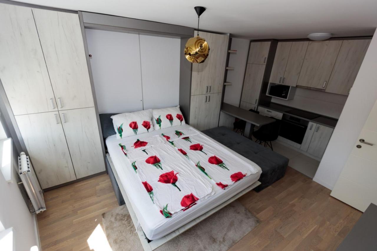 Apartman Skver Tuzla Esterno foto