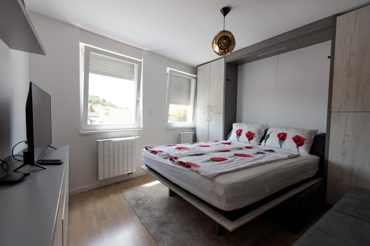 Apartman Skver Tuzla Esterno foto
