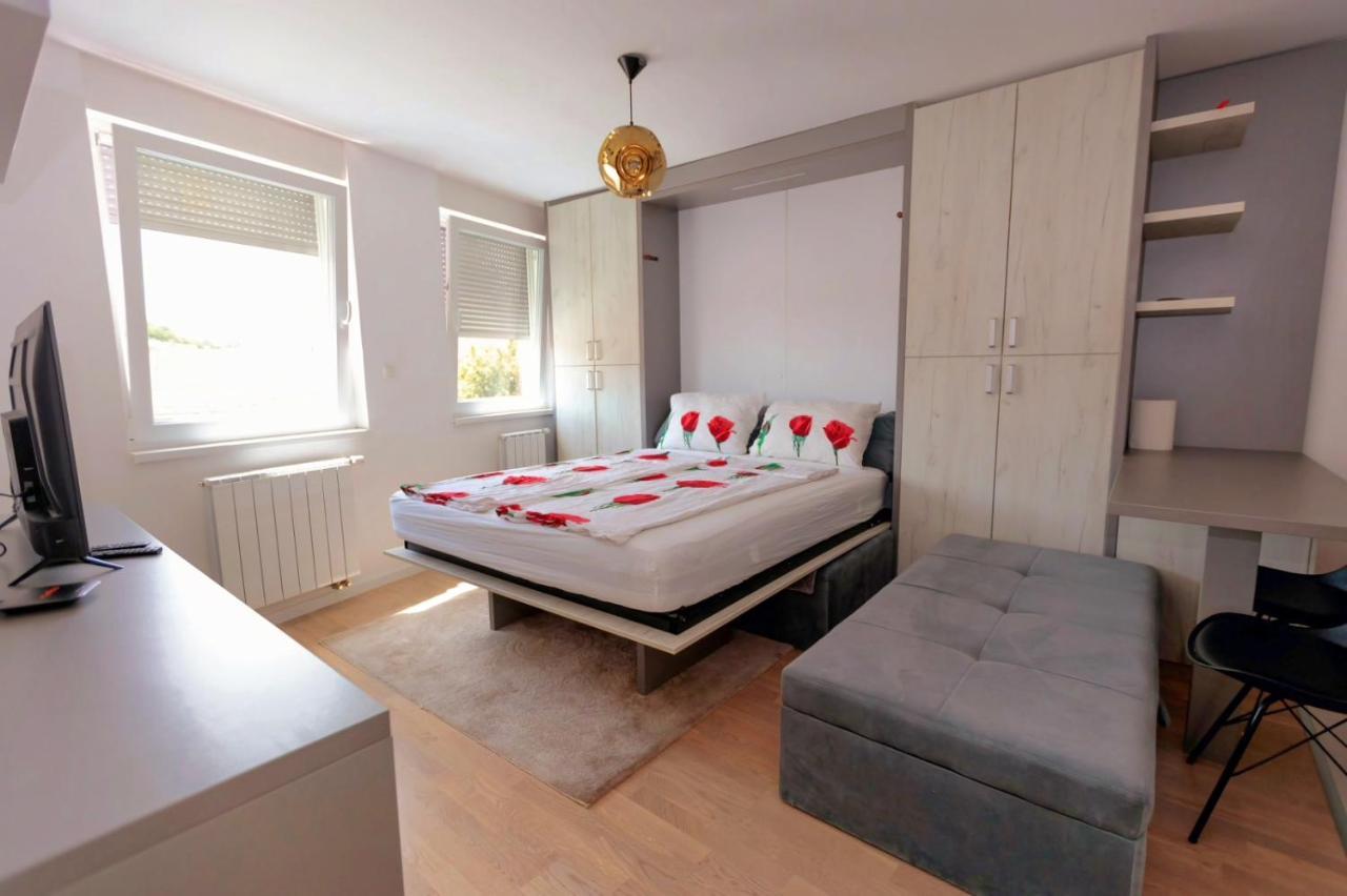 Apartman Skver Tuzla Esterno foto
